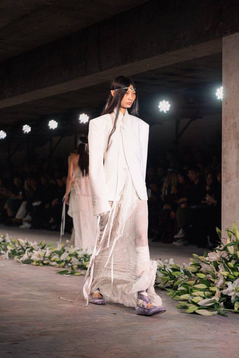 Ann Demeulemeester SS25: A Royal Fling with Punk