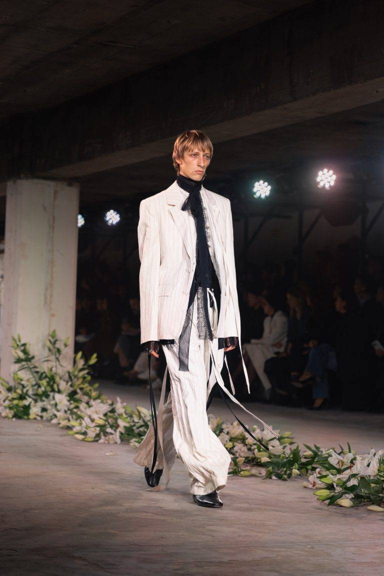 Ann Demeulemeester SS25: A Royal Fling with Punk