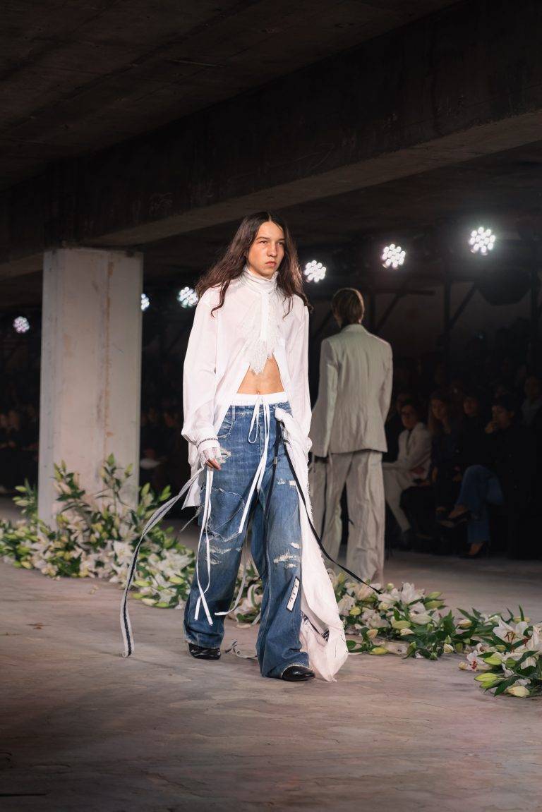 Ann Demeulemeester SS25: A Royal Fling with Punk