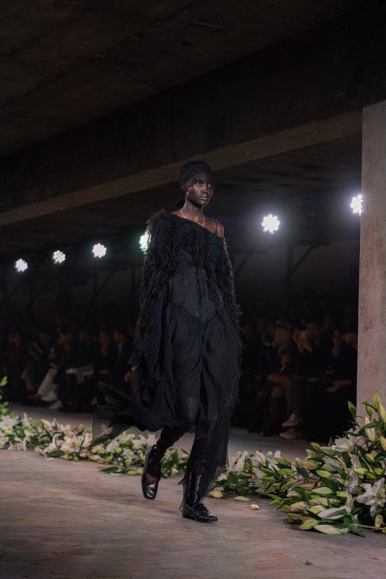 Ann Demeulemeester SS25: A Royal Fling with Punk
