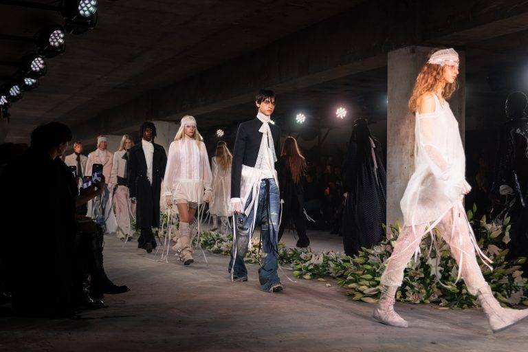 Ann Demeulemeester SS25: A Royal Fling with Punk