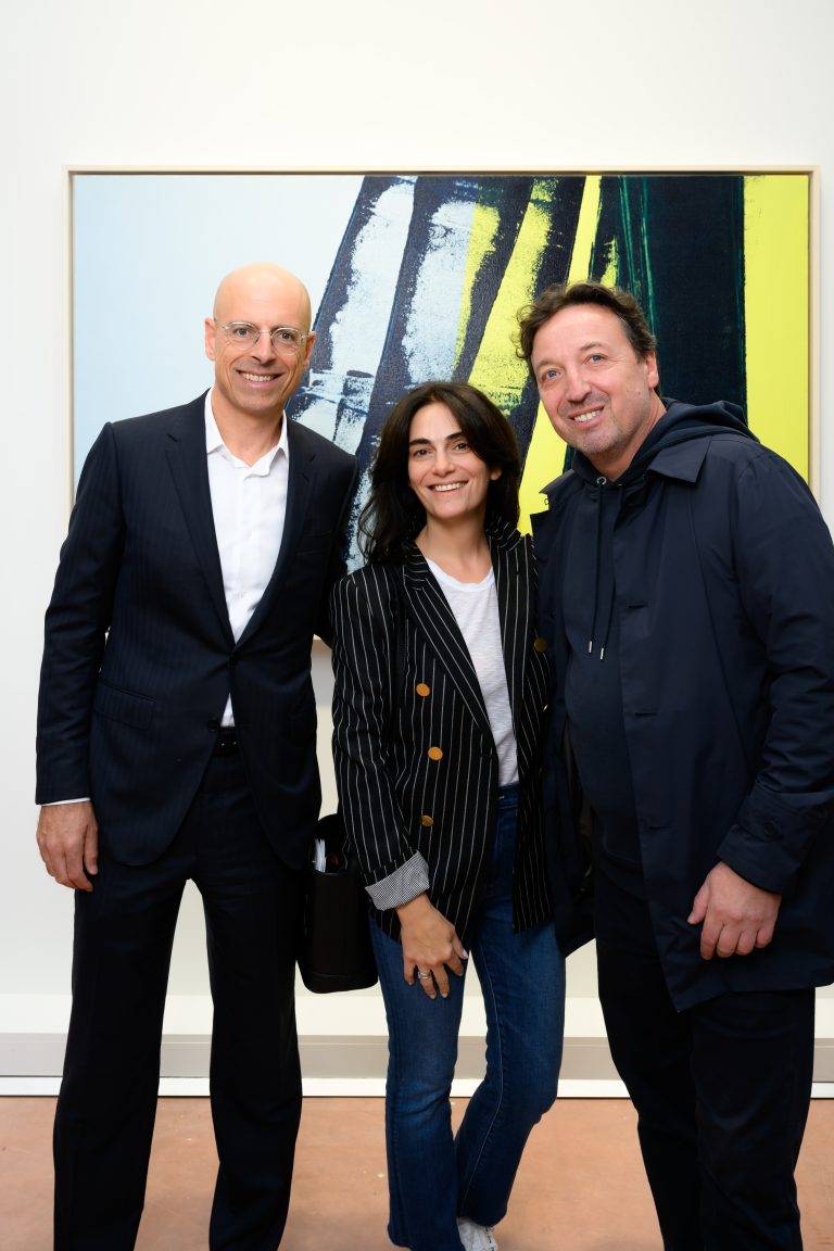  - La plus frénétique foire d’art contemporain, Art Basel Paris, attire les foules au Grand-Palais