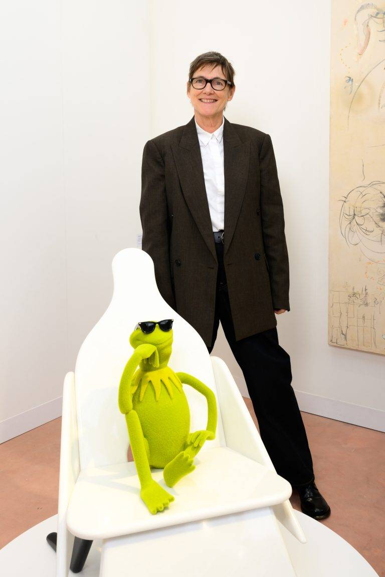  - La plus frénétique foire d’art contemporain, Art Basel Paris, attire les foules au Grand-Palais