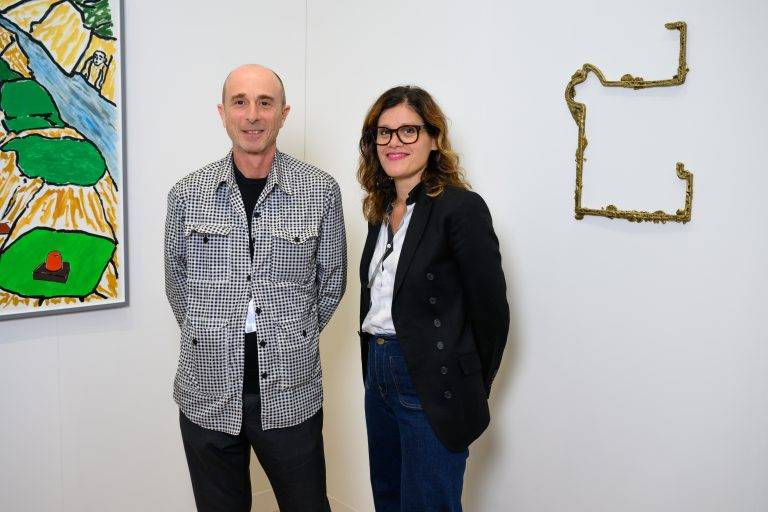  - La plus frénétique foire d’art contemporain, Art Basel Paris, attire les foules au Grand-Palais