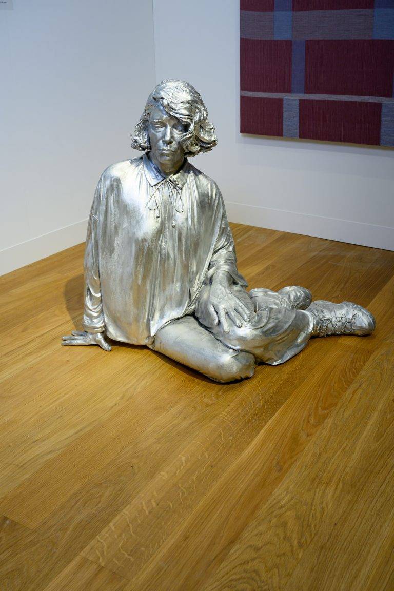 La plus frénétique foire d’art contemporain, Art Basel Paris, attire les foules au Grand-Palais