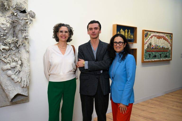  - La plus frénétique foire d’art contemporain, Art Basel Paris, attire les foules au Grand-Palais