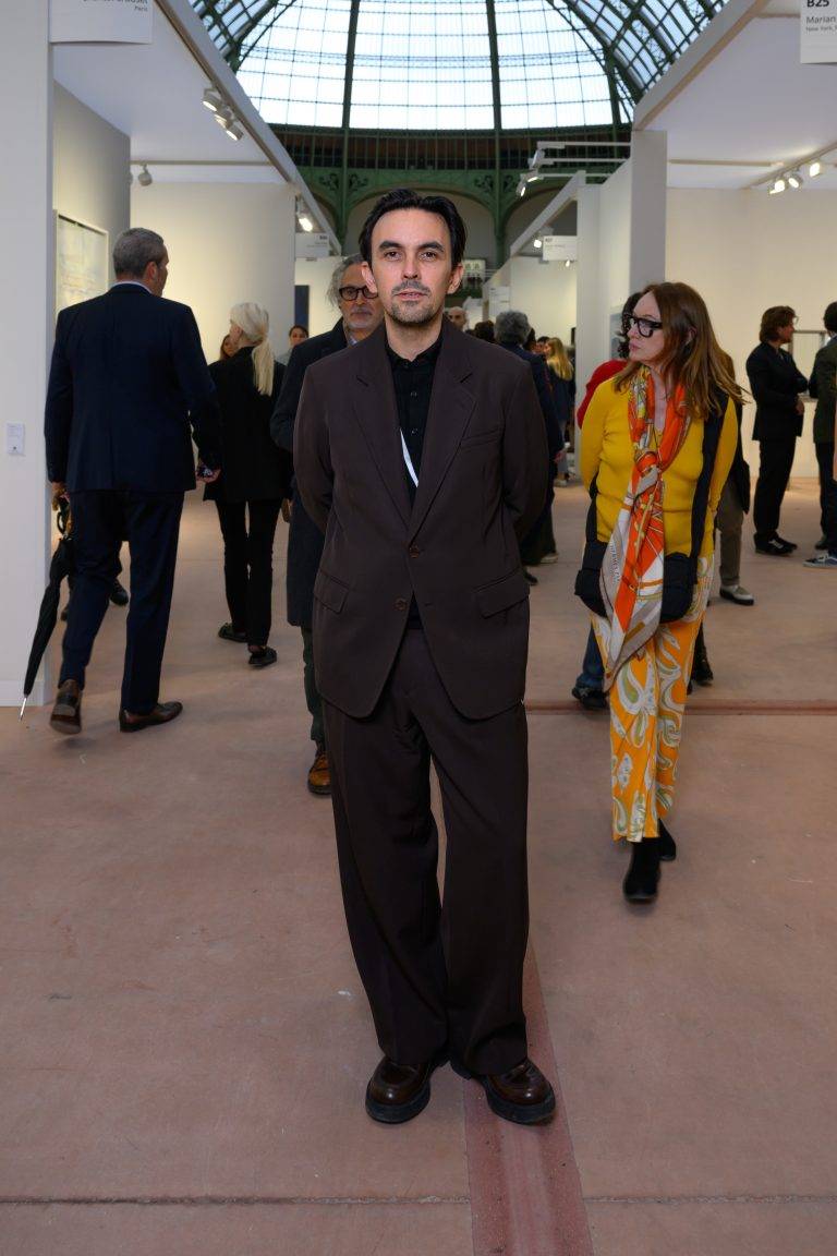  - La plus frénétique foire d’art contemporain, Art Basel Paris, attire les foules au Grand-Palais