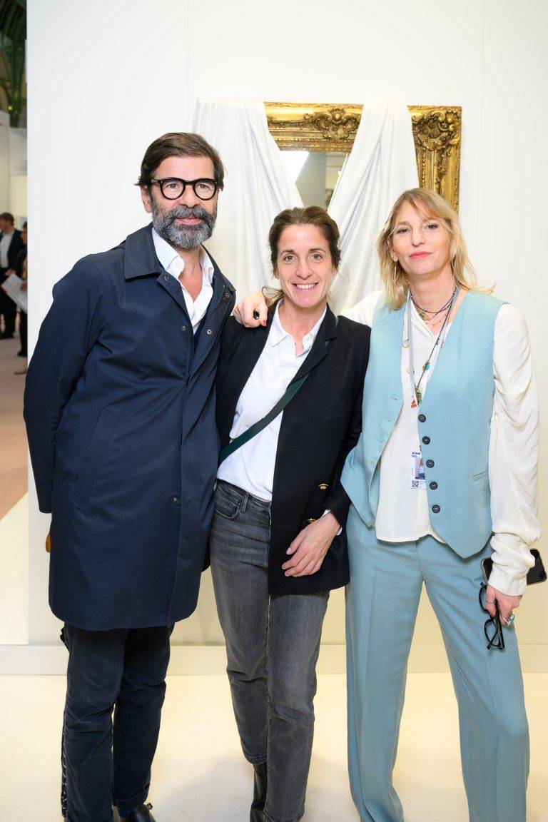  - La plus frénétique foire d’art contemporain, Art Basel Paris, attire les foules au Grand-Palais