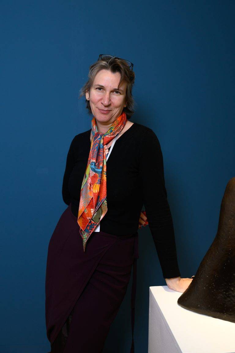  - La plus frénétique foire d’art contemporain, Art Basel Paris, attire les foules au Grand-Palais