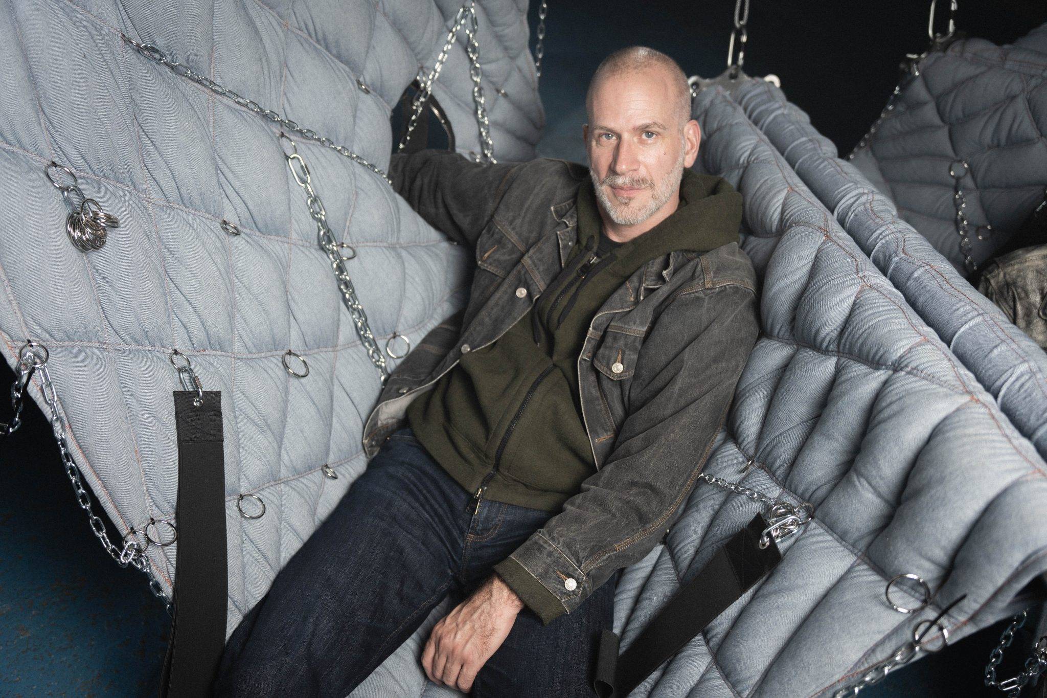  - WEEKDAY s’associe au collectif jtf X ETER pour concevoir le MEATRACK