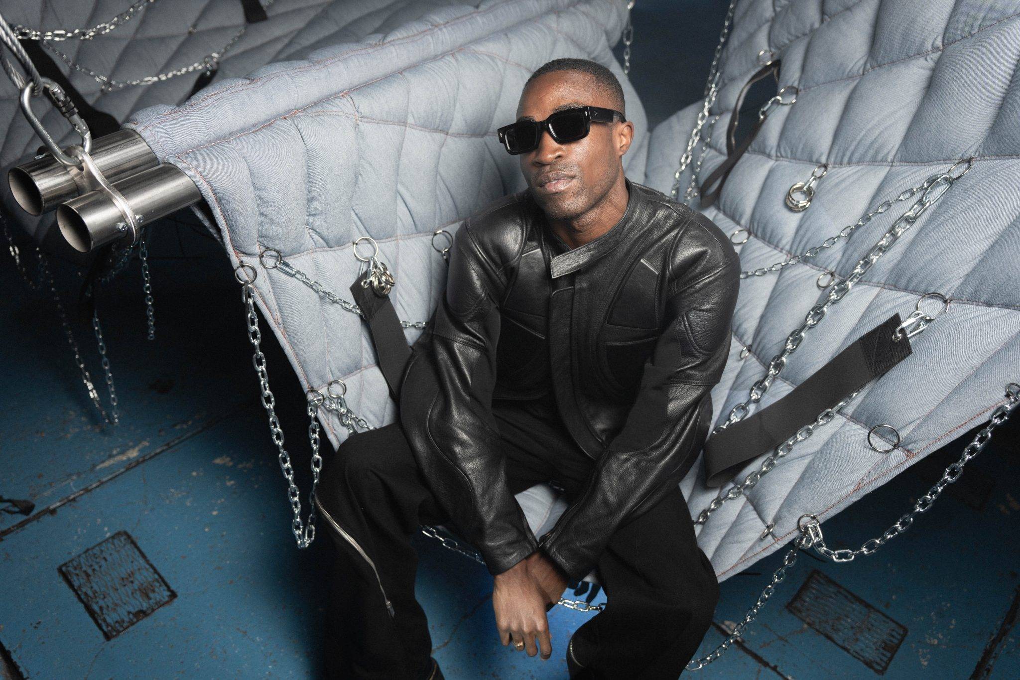  - WEEKDAY s’associe au collectif jtf X ETER pour concevoir le MEATRACK