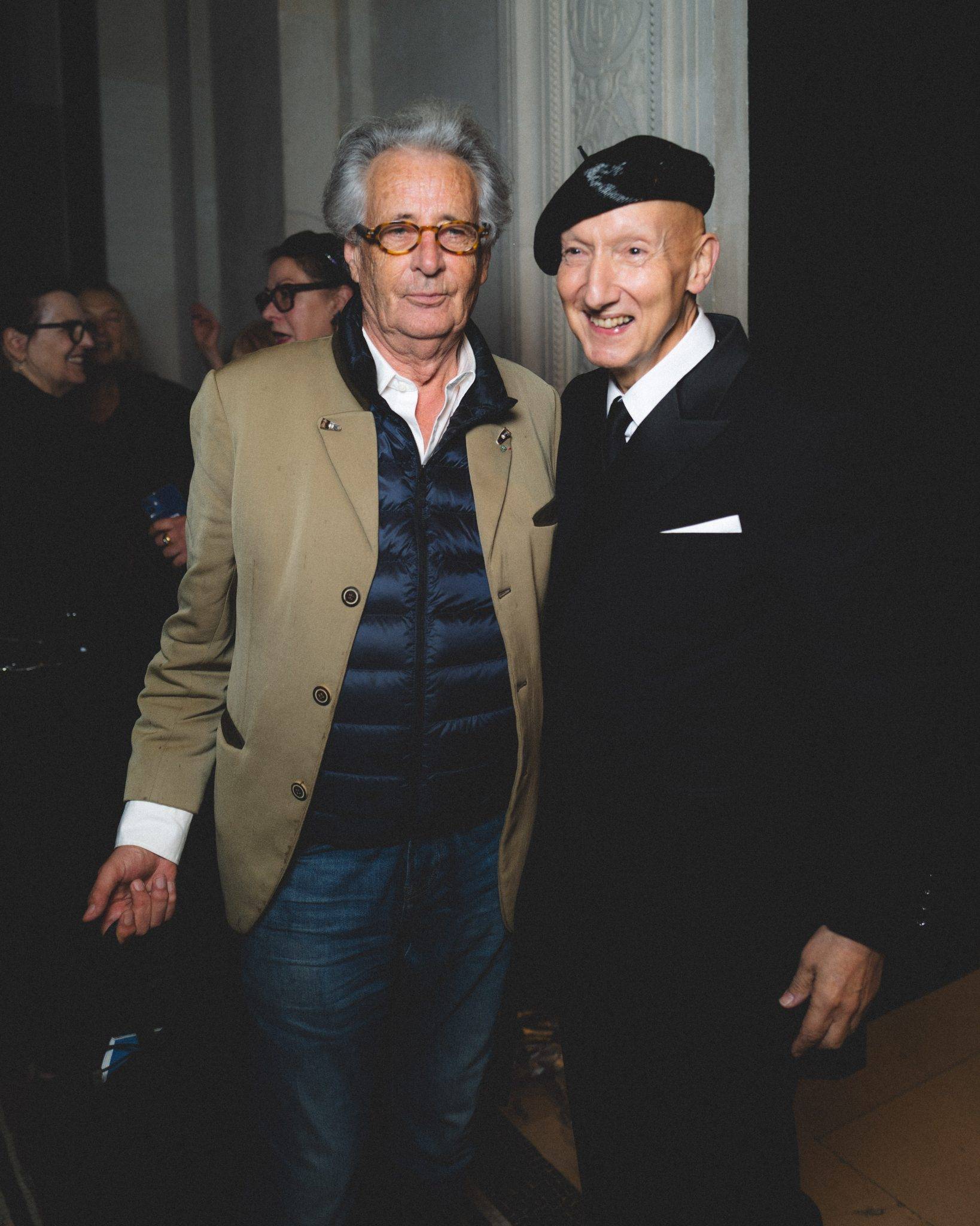 - Les créations de Stephen Jones s’élèvent au rang d’œuvres d’art au Palais Galliera