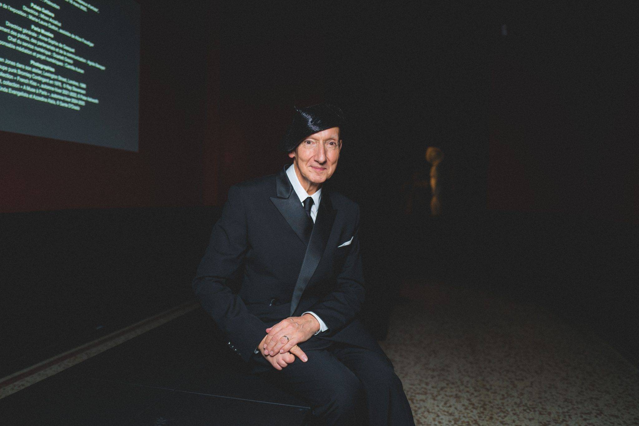  - Les créations de Stephen Jones s’élèvent au rang d’œuvres d’art au Palais Galliera
