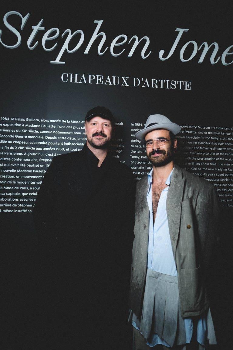  - Les créations de Stephen Jones s’élèvent au rang d’œuvres d’art au Palais Galliera