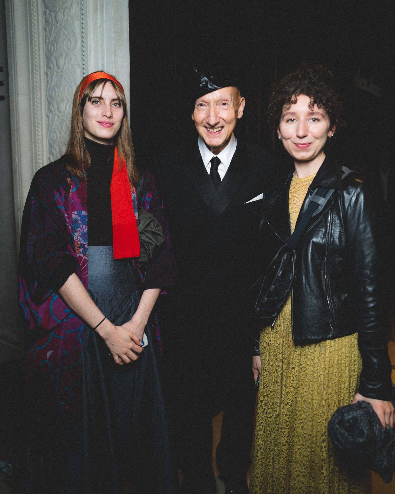  - Les créations de Stephen Jones s’élèvent au rang d’œuvres d’art au Palais Galliera