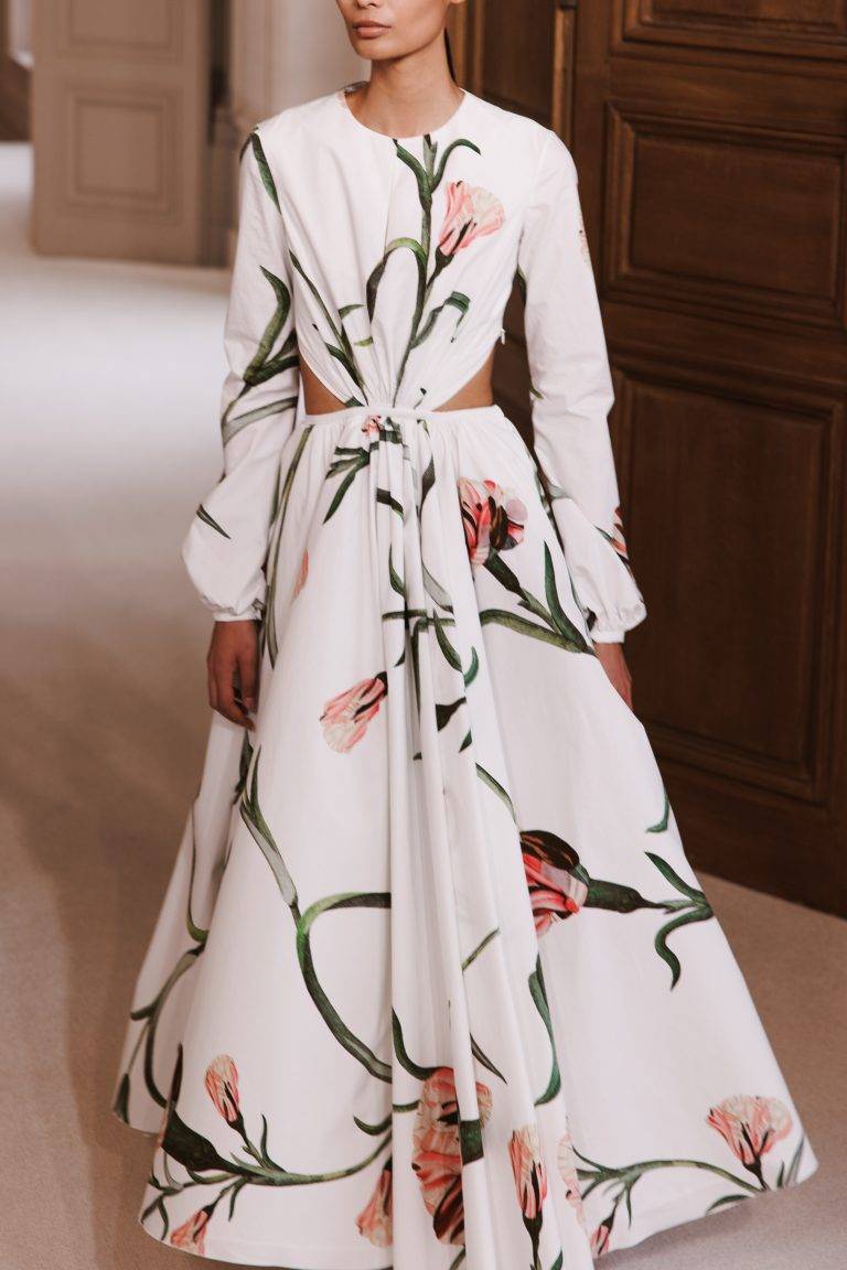 The Spring-Like Silhouettes of Giambattista Valli’s SS25 Fashion Show