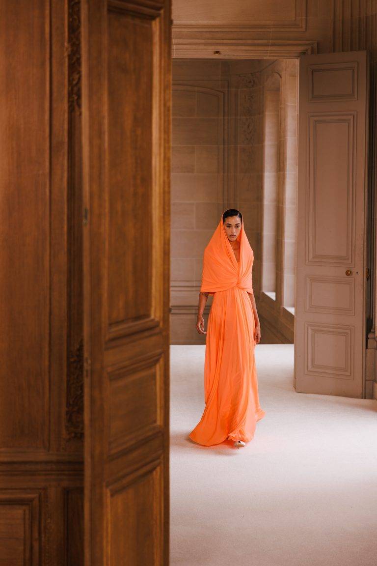 The Spring-Like Silhouettes of Giambattista Valli’s SS25 Fashion Show