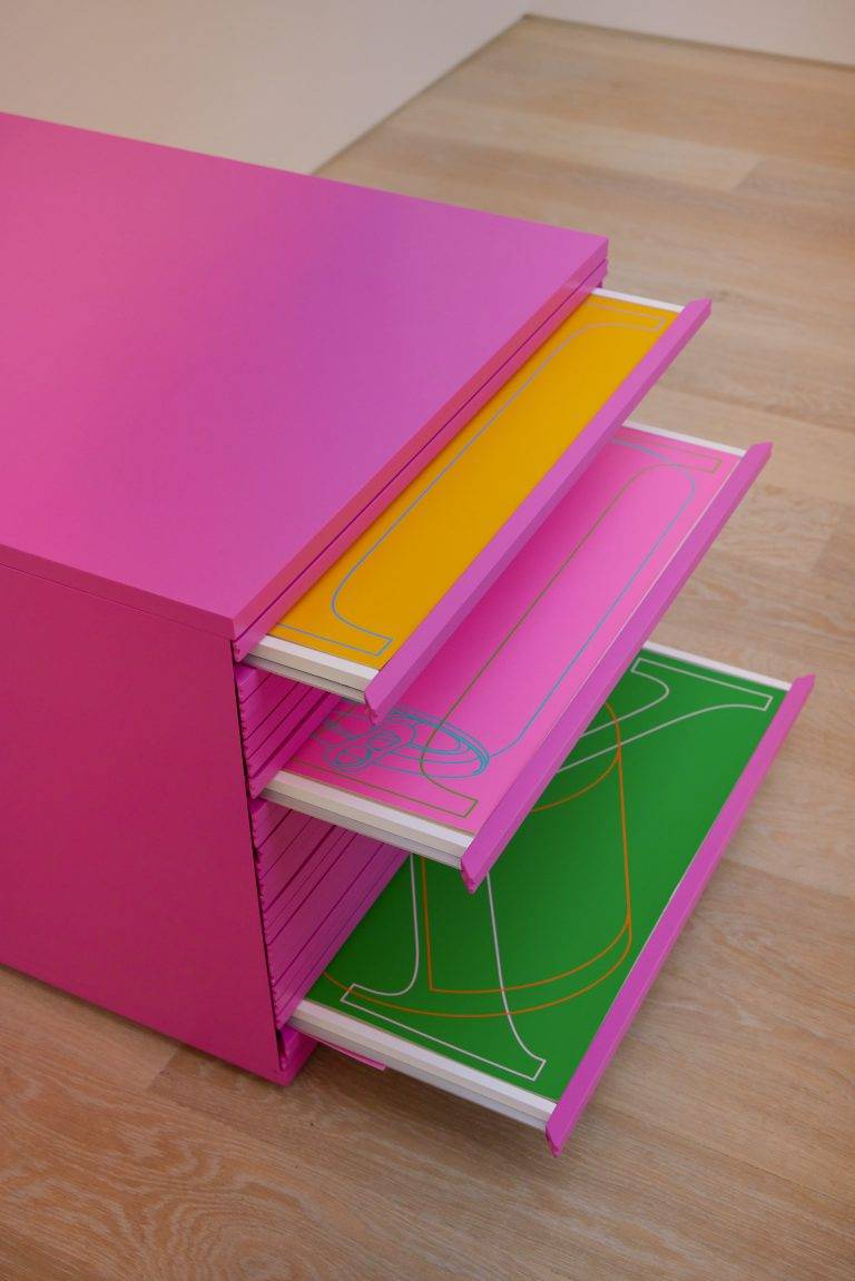 La galerie Cristea Roberts expose les objets iconiques de Michael Craig-Martin
