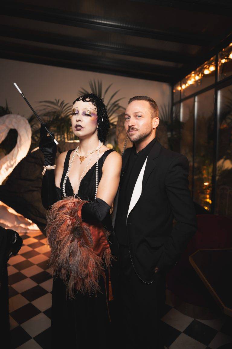  - Reformation et Clare Waight Keller célèbrent leur nouvelle collaboration à L’Hôtel Particulier de Montmartre