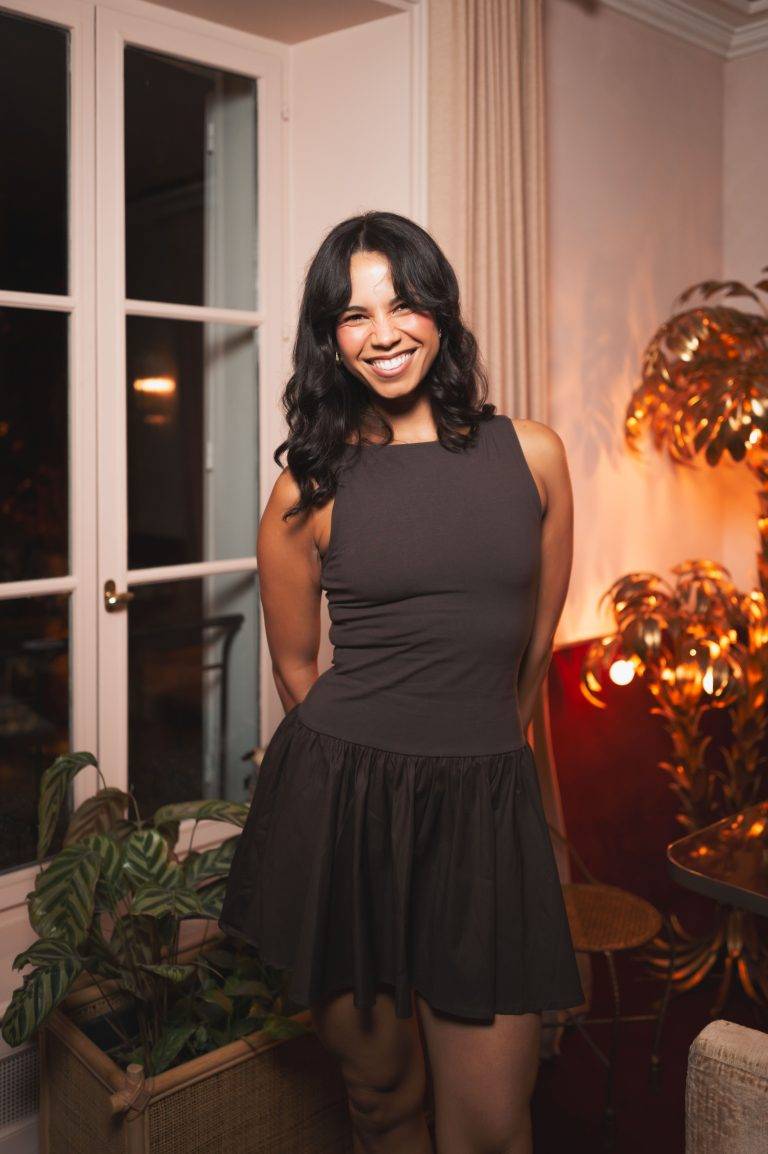  - Reformation et Clare Waight Keller célèbrent leur nouvelle collaboration à L’Hôtel Particulier de Montmartre