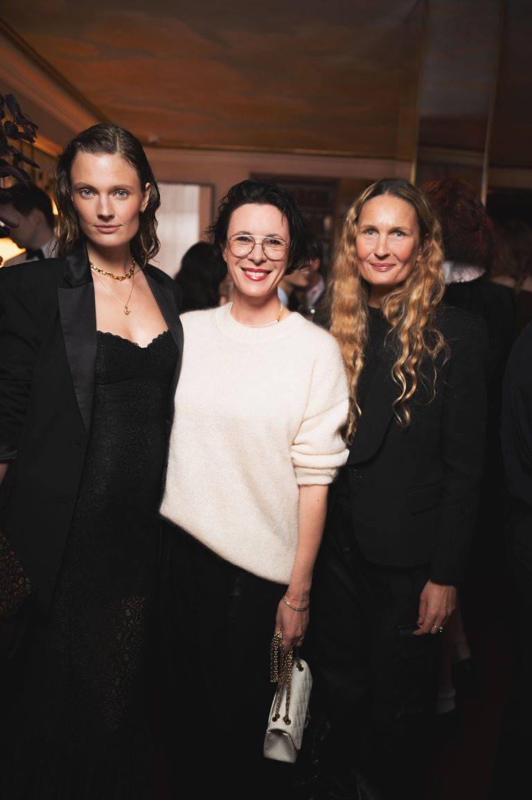  - Reformation et Clare Waight Keller célèbrent leur nouvelle collaboration à L’Hôtel Particulier de Montmartre