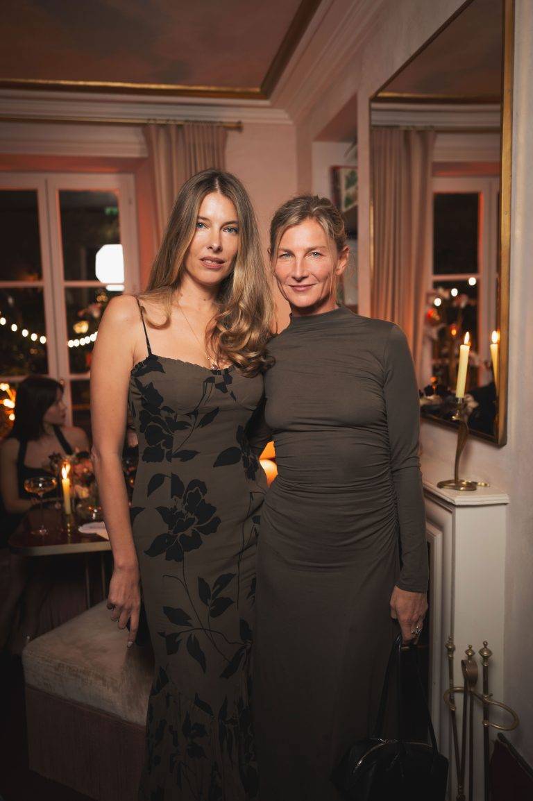  - Reformation et Clare Waight Keller célèbrent leur nouvelle collaboration à L’Hôtel Particulier de Montmartre