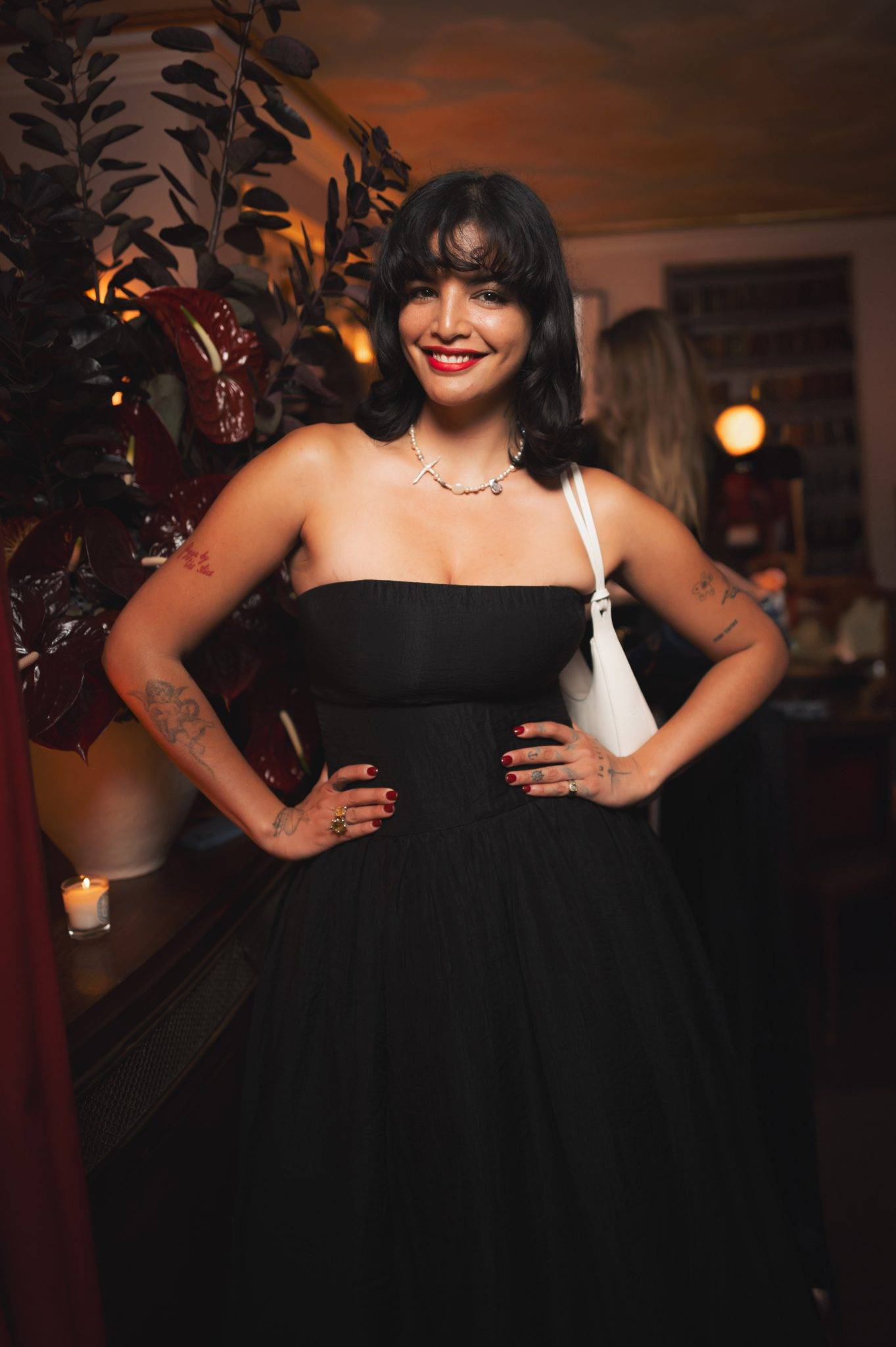  - Reformation et Clare Waight Keller célèbrent leur nouvelle collaboration à L’Hôtel Particulier de Montmartre