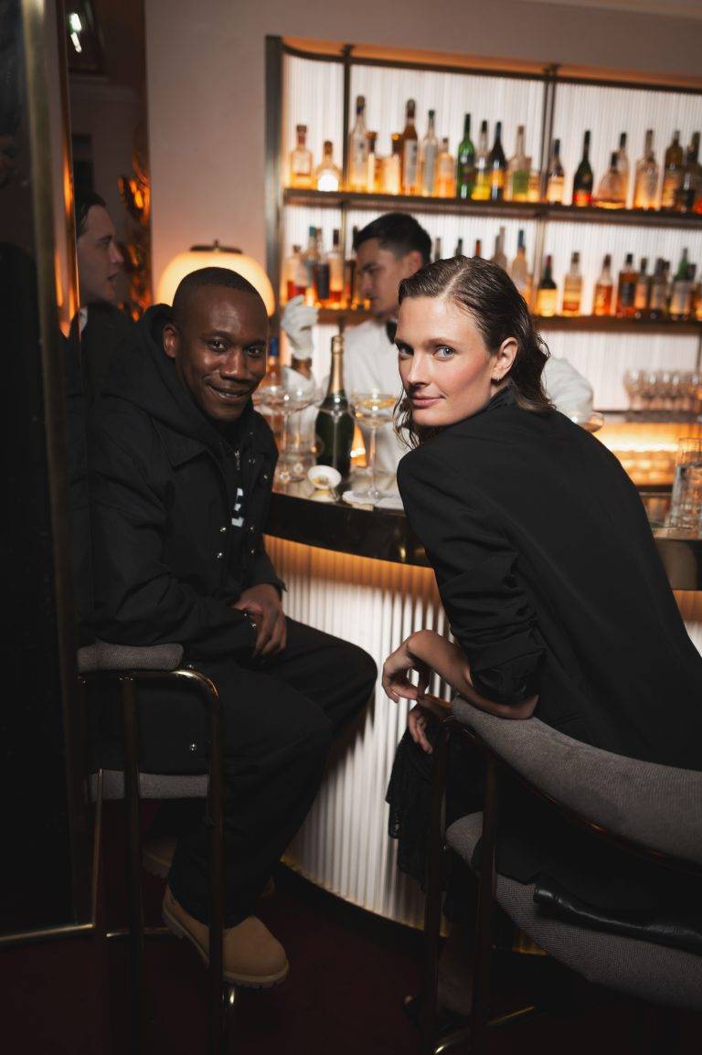  - Reformation et Clare Waight Keller célèbrent leur nouvelle collaboration à L’Hôtel Particulier de Montmartre