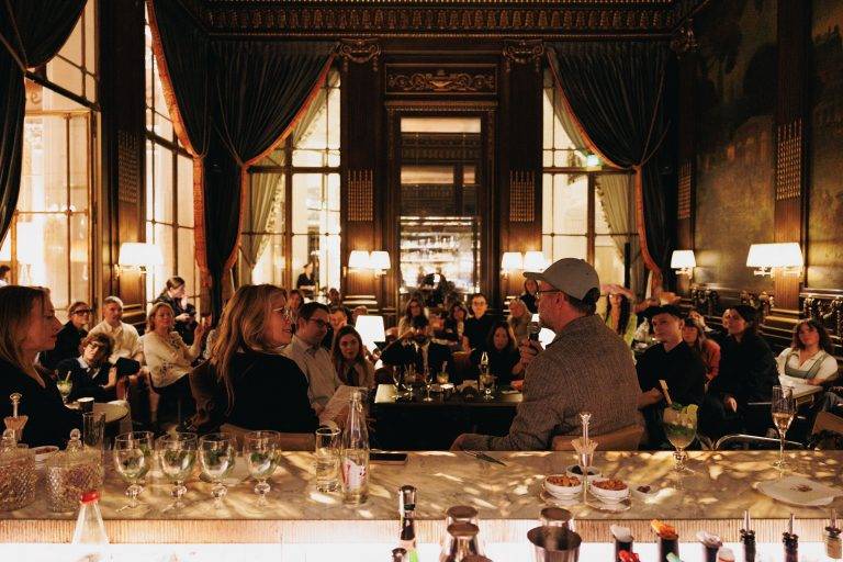 L’hôtel Meurice renoue avec le concept du Café Society pour Loïc Prigent et son nouveau livre