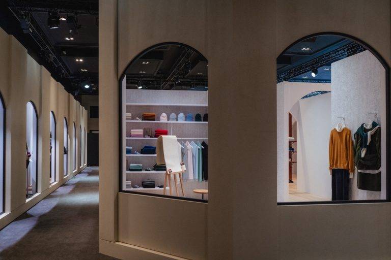 UNIQLO organise une exposition à Paris intitulé L’art et la science du Lifewear