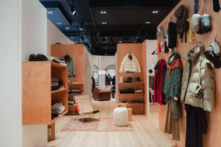 UNIQLO organise une exposition à Paris intitulé L’art et la science du Lifewear