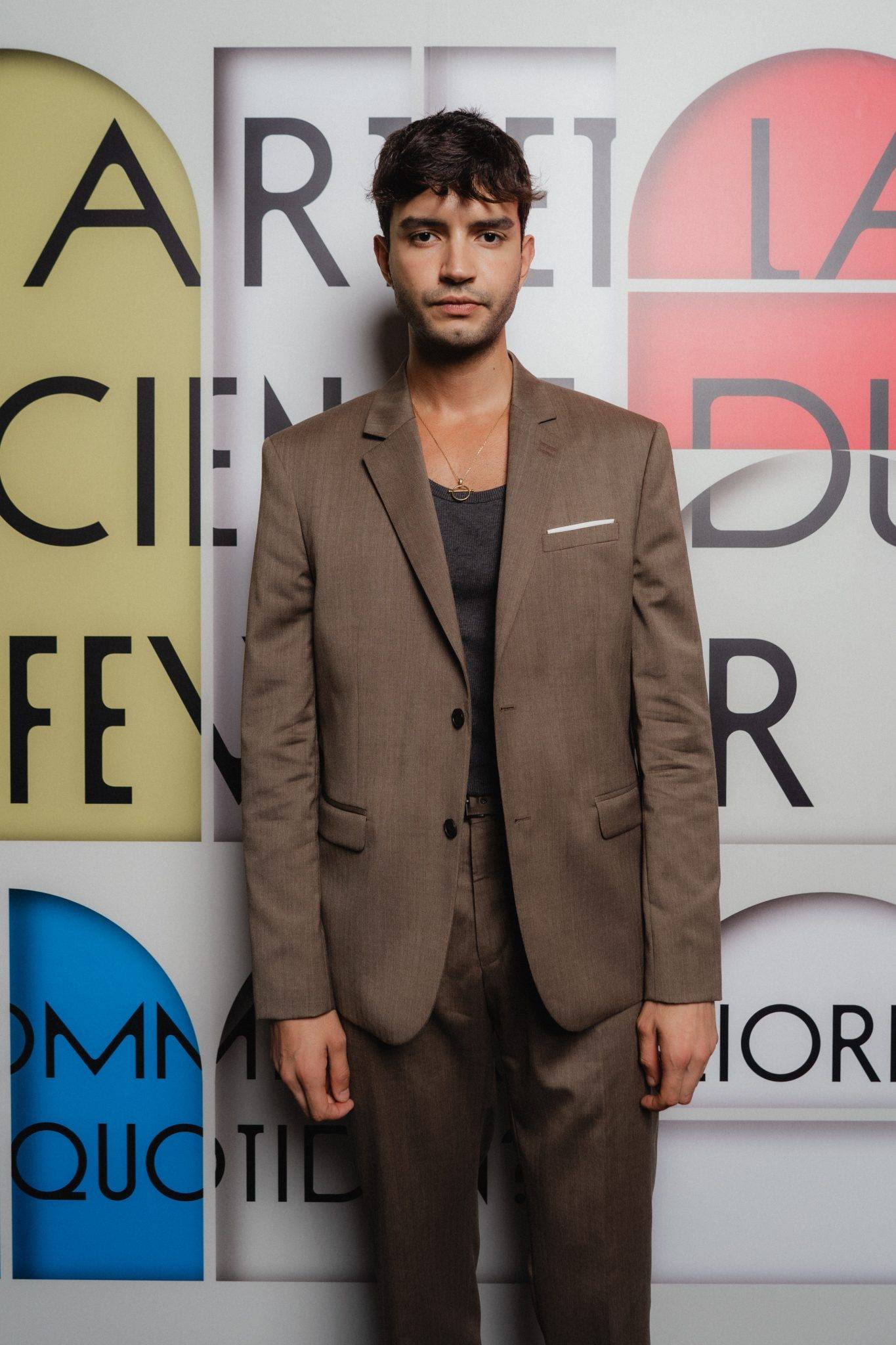  - UNIQLO organise une exposition à Paris intitulé L’art et la science du Lifewear