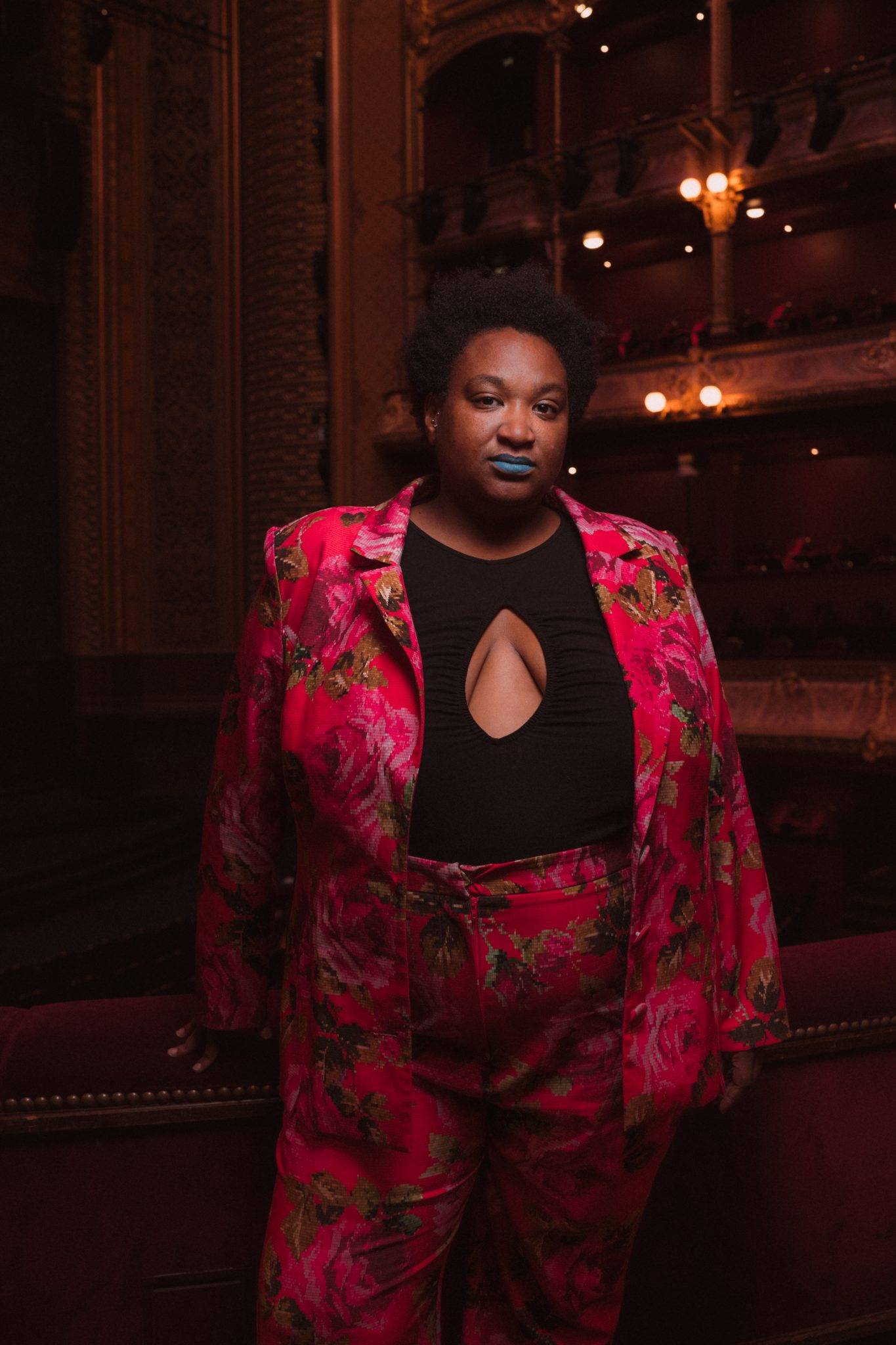  - Les Éloges Highlights the Industry of the Performing Arts