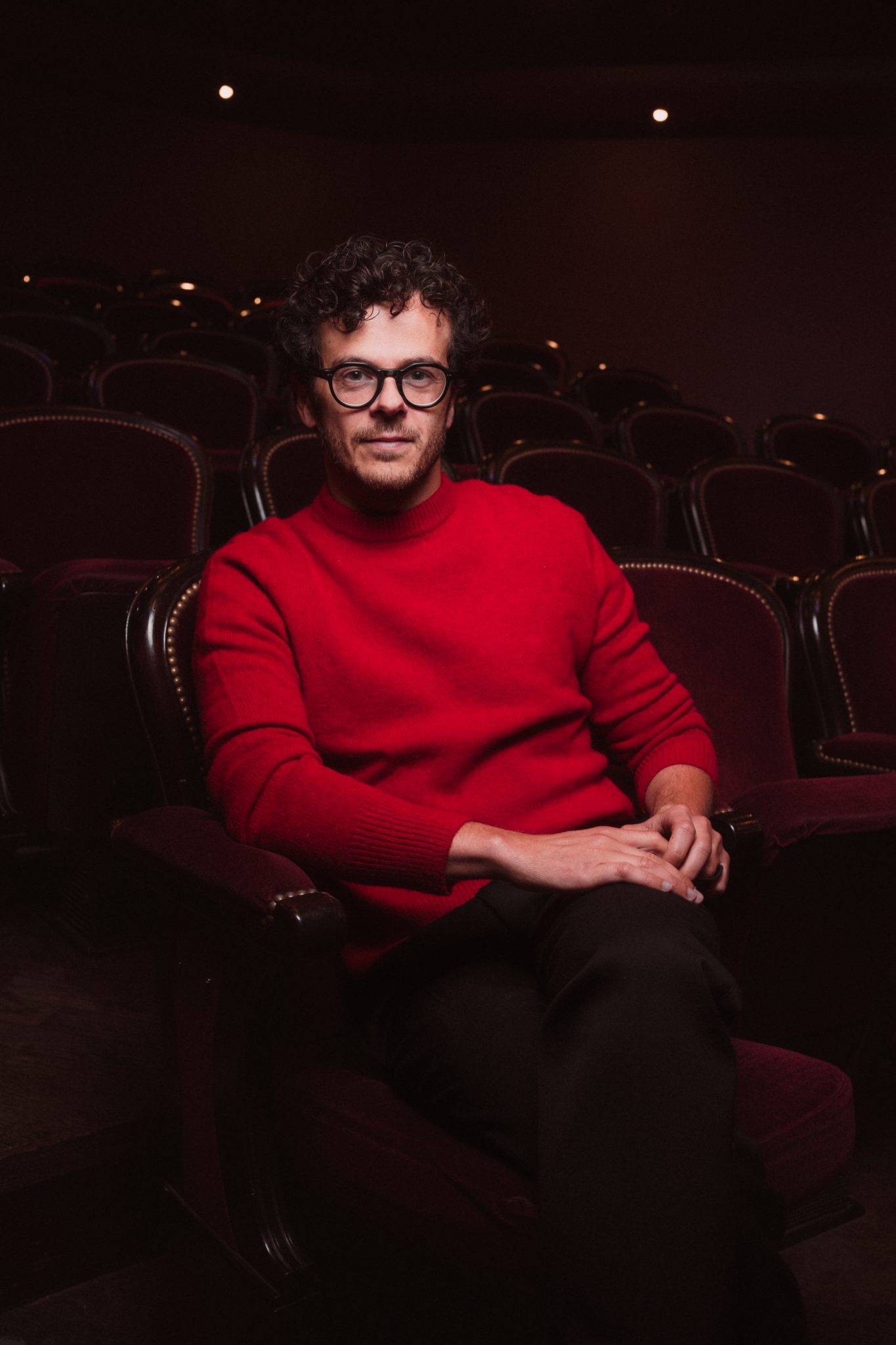  - Les Éloges Highlights the Industry of the Performing Arts