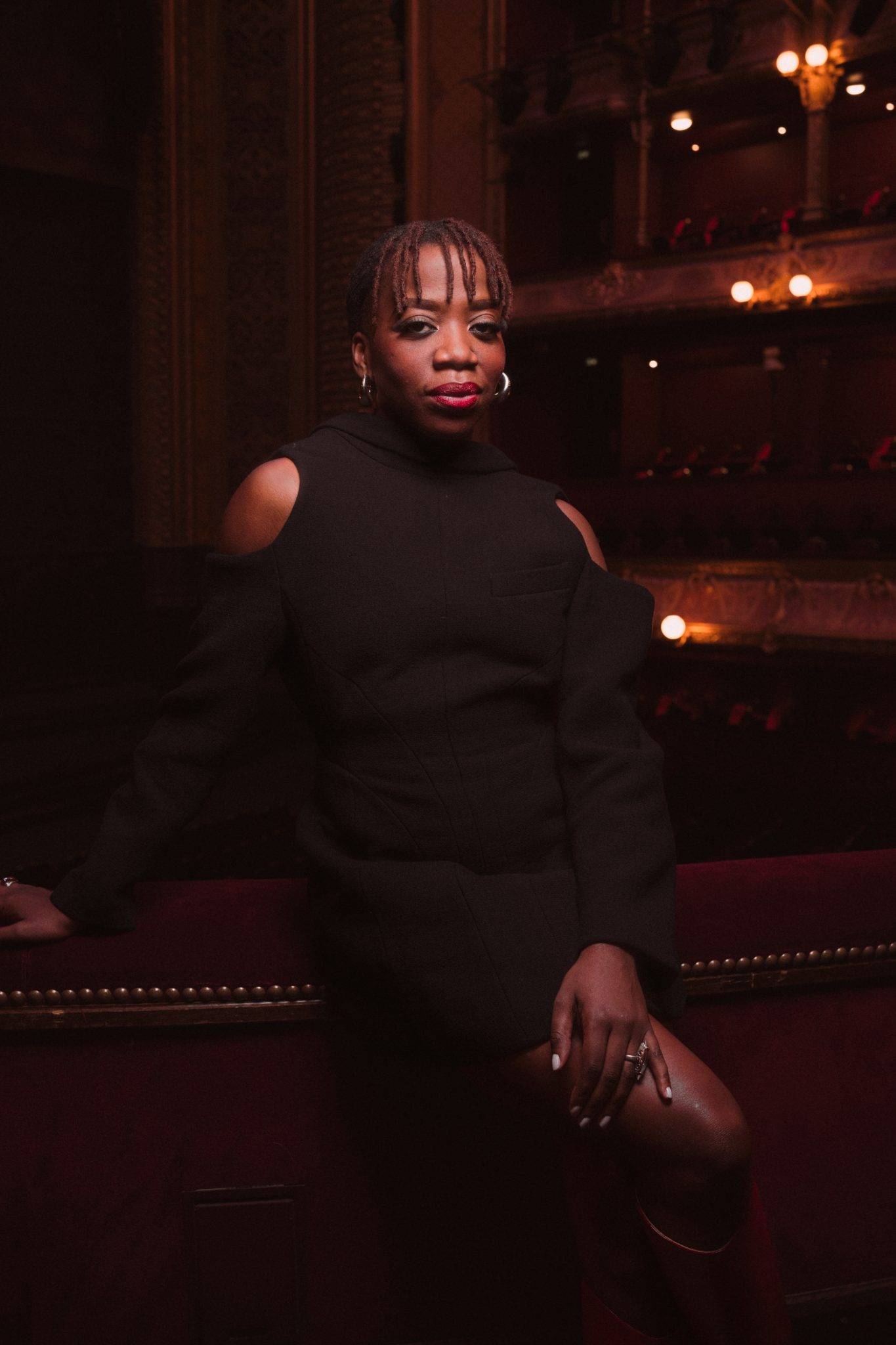  - Les Éloges Highlights the Industry of the Performing Arts