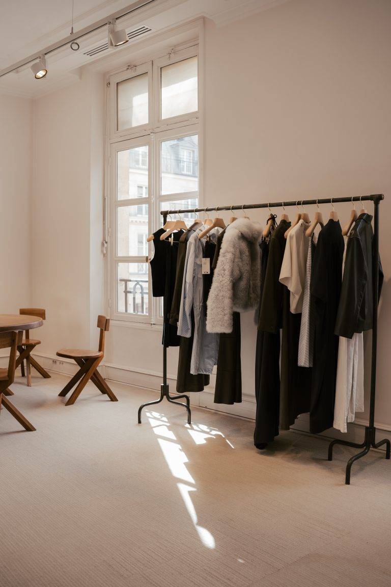 Yves Salomon a présenté sa collection Printemps – Été 25 dans le cadre de la Paris Fashion Week 