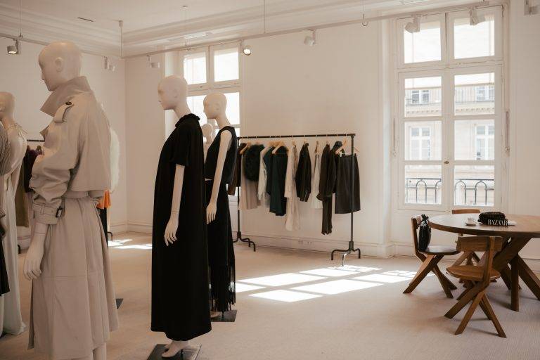Yves Salomon a présenté sa collection Printemps – Été 25 dans le cadre de la Paris Fashion Week 