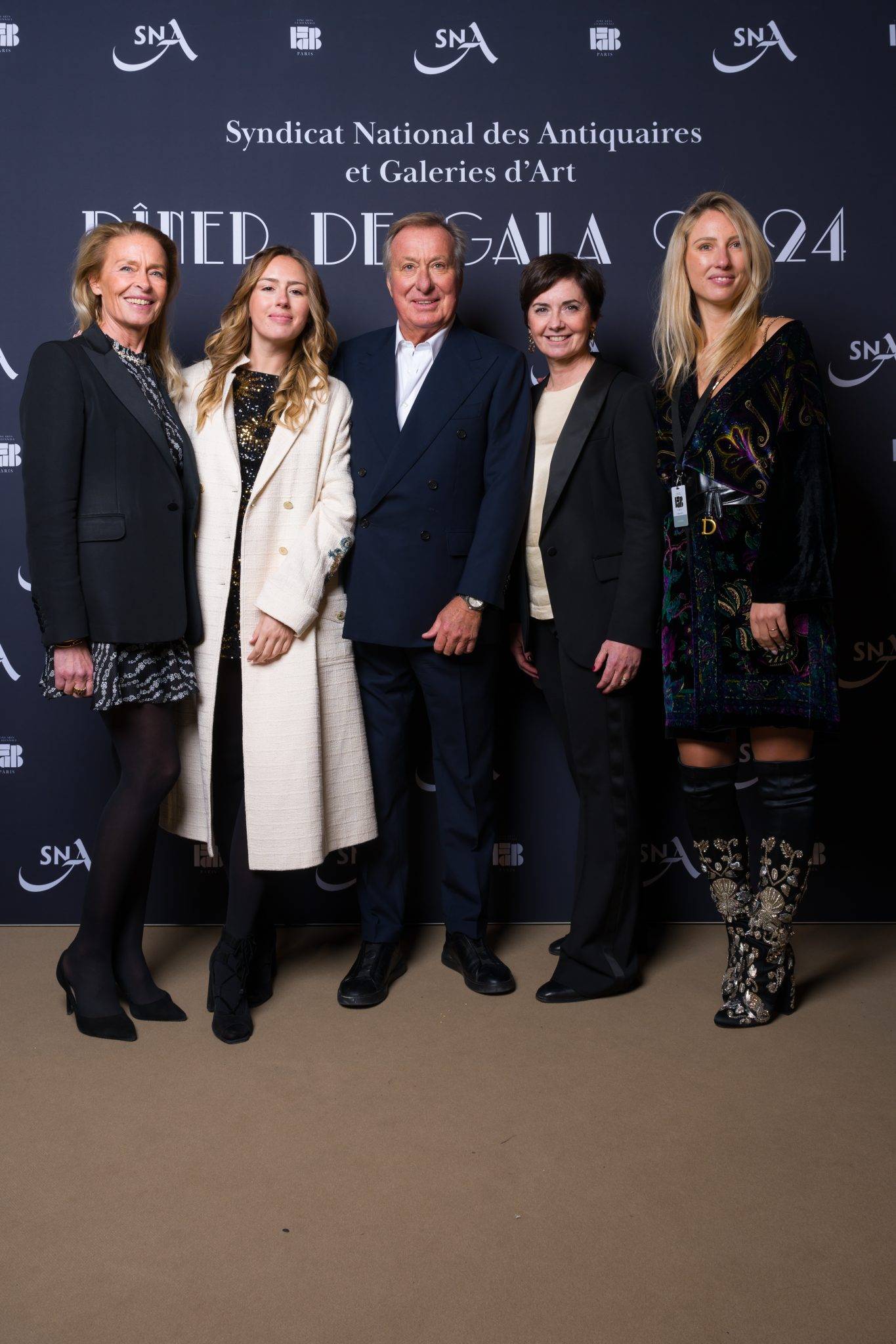  - Le fabuleux dîner du Syndicat National des Antiquaires et Galeries d’Art – sous la nef du Grand Palais à l’occasion de FAB Paris