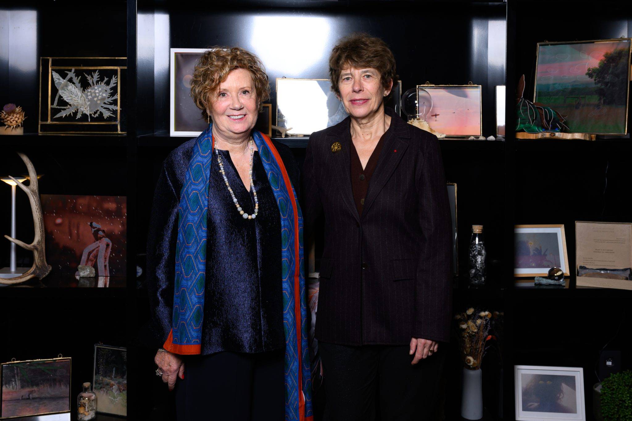  - Béatrice Salmon remet la Légion d’Honneur à Christine Phal, présidente fondatrice de Drawing Now