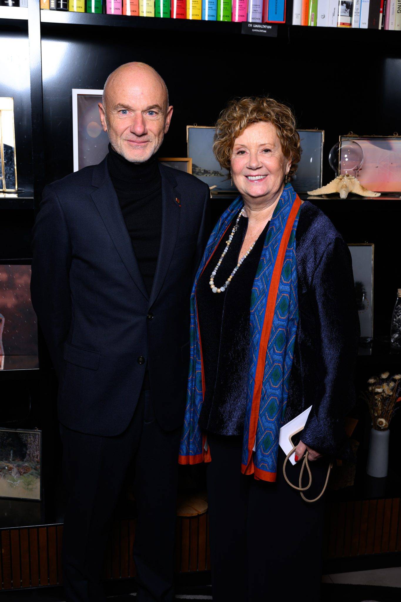  - Béatrice Salmon remet la Légion d’Honneur à Christine Phal, présidente fondatrice de Drawing Now