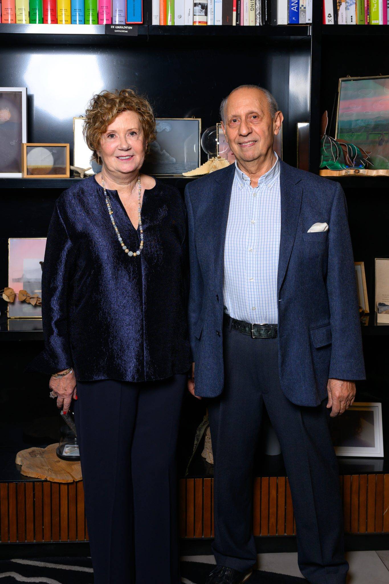  - Béatrice Salmon remet la Légion d’Honneur à Christine Phal, présidente fondatrice de Drawing Now