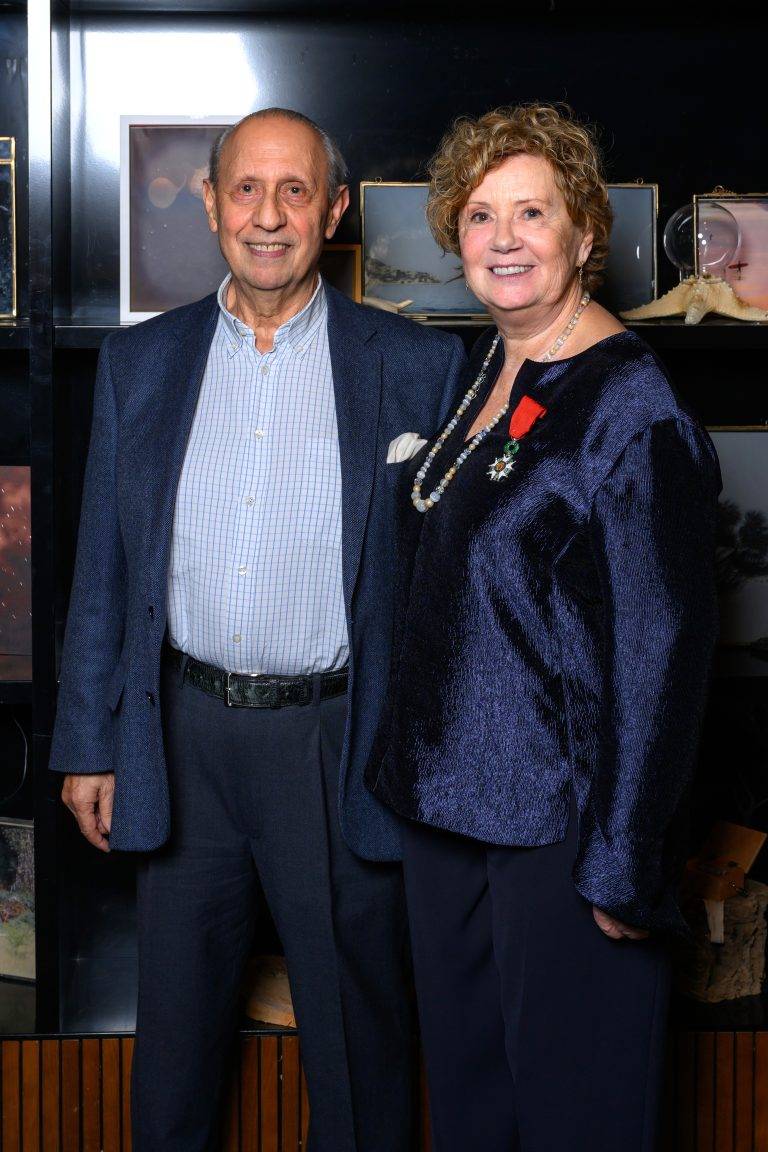  - Béatrice Salmon remet la Légion d’Honneur à Christine Phal, présidente fondatrice de Drawing Now