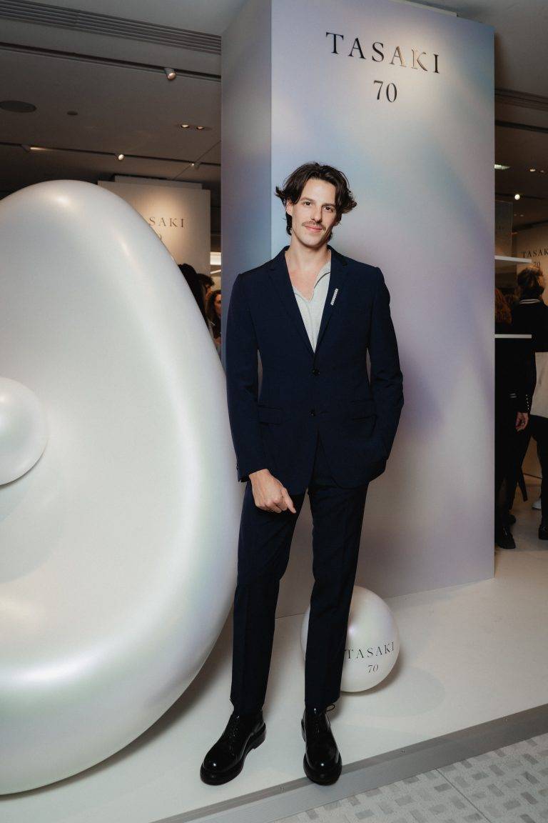  - TASAKI fait scintiller 70 ans de perles à la Samaritaine