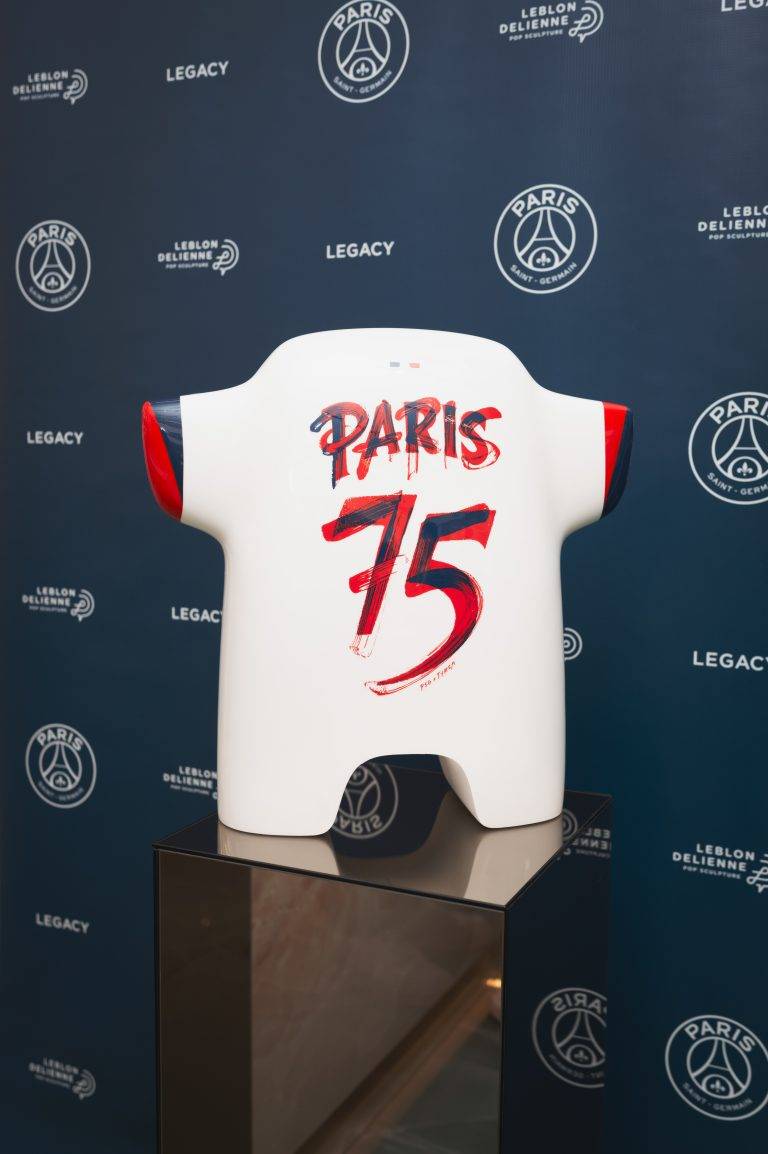 Au croisement de l’art et du football, Leblon Delienne s’associe au Paris Saint-Germain
