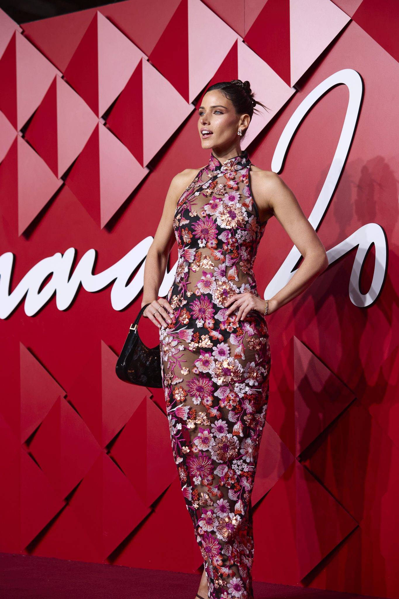  - Le prestigieux British Fashion Council révèle les lauréats des Fashion Awards 2024 et fait le plein de célébrités