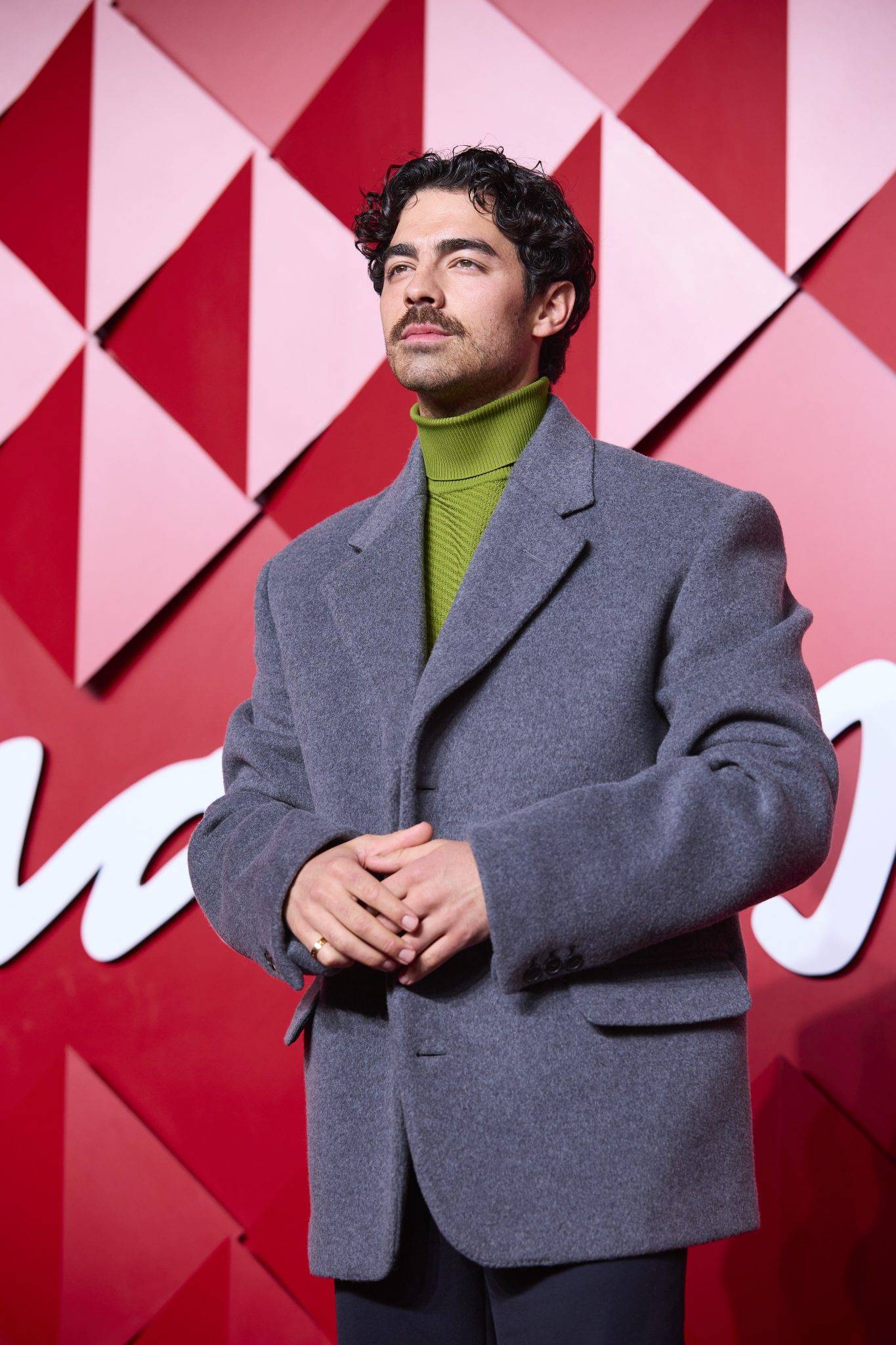  - Le prestigieux British Fashion Council révèle les lauréats des Fashion Awards 2024 et fait le plein de célébrités