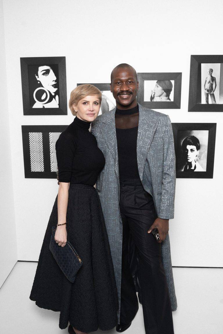  - Oana Ivan Gallery célèbre l’audace de Peter Knapp à l’occasion de son inauguration