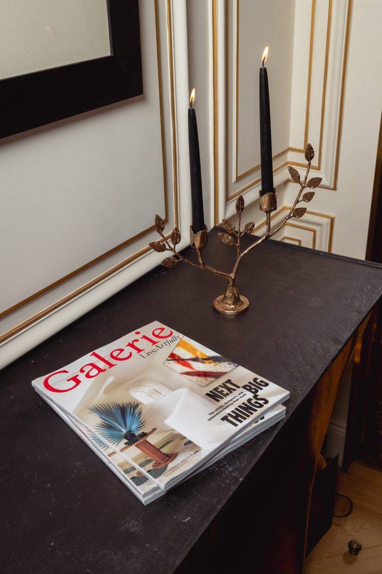 Aline Hazarian ouvre les portes de son appartement parisien le temps d’un cocktail organisé par Jacqueline Terrebonne and Benoist F. Drut