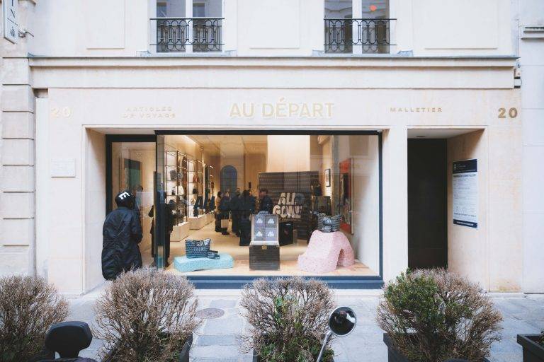 Michael Dupouy célèbre « ALL GONE 2024 » le temps d’une dédicace chez Au Depart