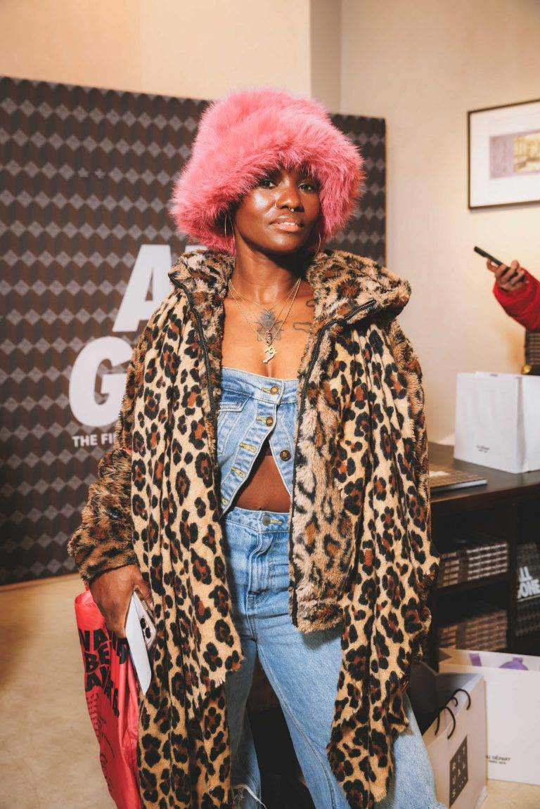  - Michael Dupouy célèbre « ALL GONE 2024 » le temps d’une dédicace chez Au Depart